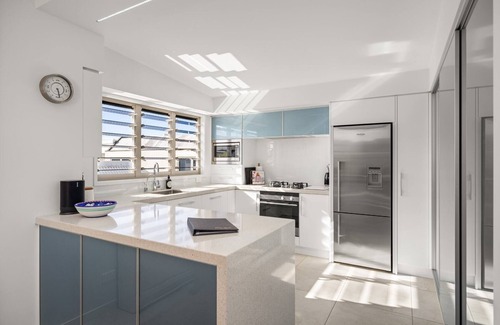 Mount Maunganui Apartment | Seascape on Sunbrae with Sea Views