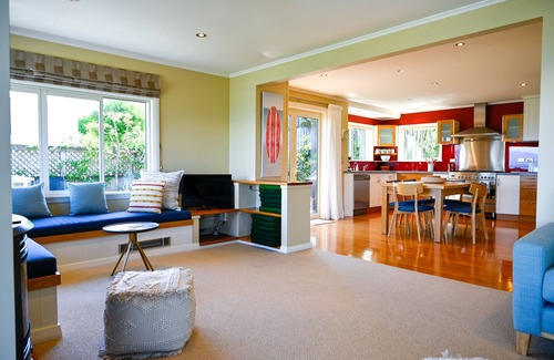 Nelson House | Seascape Villa - Nelson waterfront, Great Views on Haulashore Island!