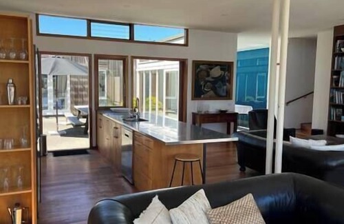Raumati South House | Seascapes Beach House