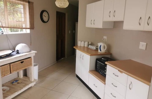 Umkomaas Bed & Breakfast | Seascapes Cottage