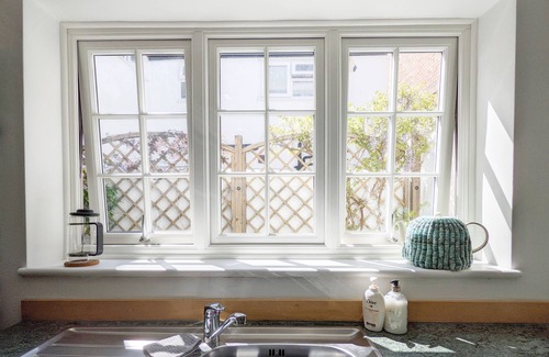 Worthing Cottage | Seashell Cottage - Worthing - sleeps 4 guests in 2 bedrooms