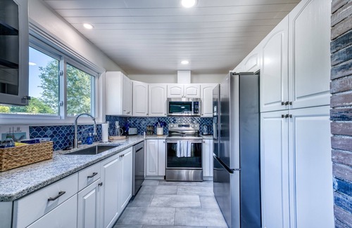 Whitfield House | Seashells & Sunshine – Pool, Games, AMI Beaches