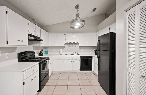 Brunswick House | Seashore Cottage | 3 Bed, 2 Bath