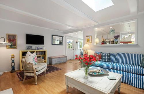 Montecito Villa | Seashore Retreat by Paradise Retreats