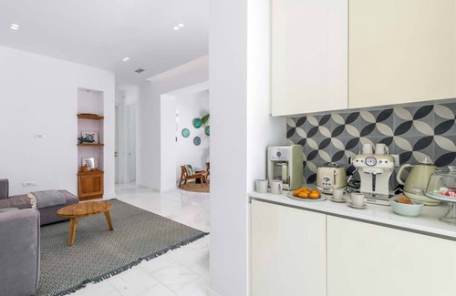 Lahania Villa | Seashore Villa