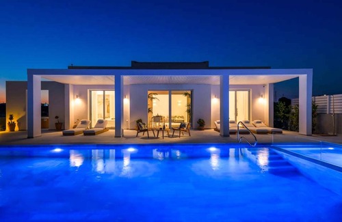 Lahania Villa | Seashore Villa