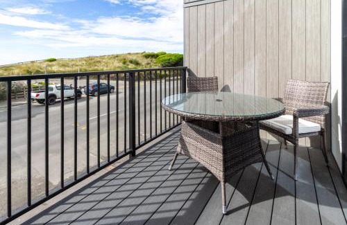 New Brighton Apartment | Seaside 2 Bed 2 Bath Haven Short Walk to the Beach