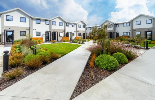New Brighton Apartment | Seaside 2 Bed 2 Bath Haven Short Walk to the Beach