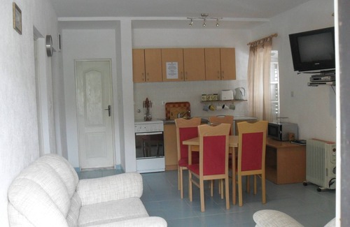Prcanj Apartment | Seaside 2 bedroom apartment,with waterfront terrace,5 meters to the sea