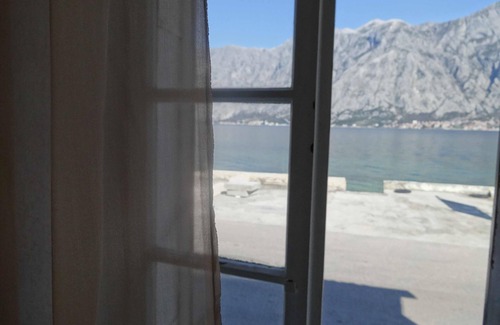 Prcanj Apartment | Seaside 2 bedroom apartment,with waterfront terrace,5 meters to the sea