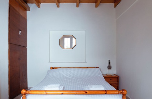 Nea Makri Resort | Seaside 5 Bedroom Spacious Villa close to airport