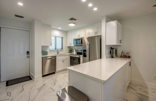 Mid Island Condo | Seaside 509 - Beautiful Beach Front Condo