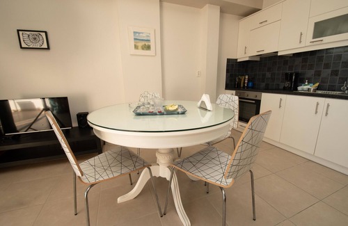 Kaloi Limenes Apartment | Seaside Apartments - Angela offers the traveler many things to see