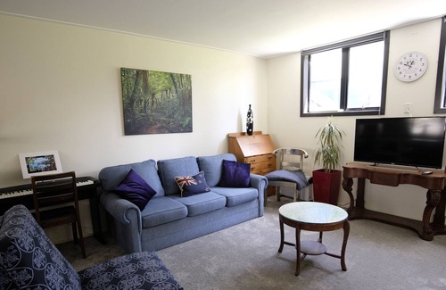 Miramar Apartment | Seaside apartment 5 mins from Weta cave & Wellington airport.