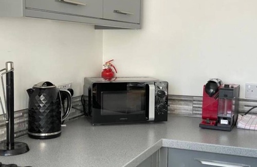 Southport Apartment | Seaside apartment sleeps 5 Birkdale Southport near to Golf Course & attractions