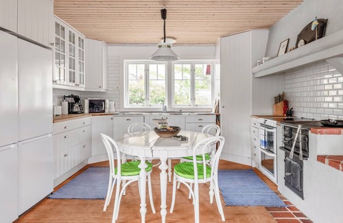Osteraker Municipality House | Seaside Beachfront Retreat