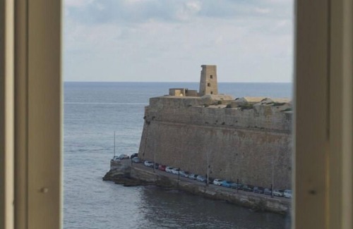Madliena Apartment | Seaside Bliss: 2-Bedroom Penthouse, Stunning Views