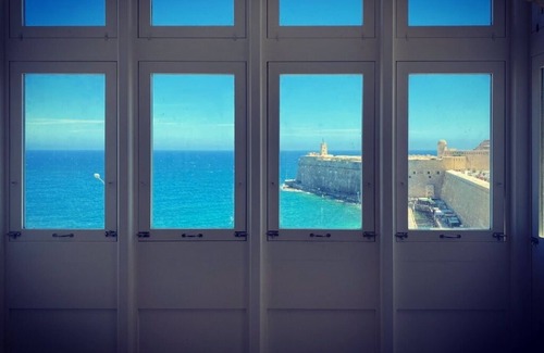 Madliena Apartment | Seaside Bliss: 2-Bedroom Penthouse, Stunning Views