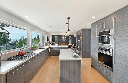 White Rock House | Seaside Bliss: YUS White Rock Home
