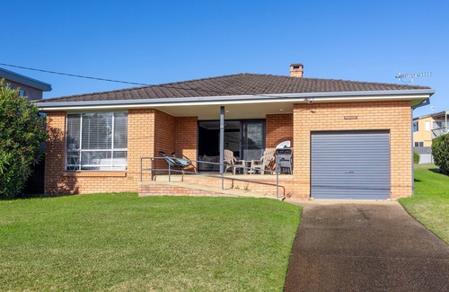 Dolphin Point House | Seaside Breeze