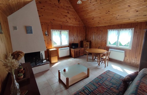 Ver-sur-Mer Ski Chalet | Seaside Chalet