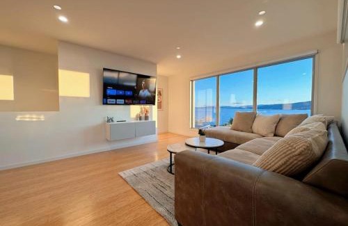 Howrah House | Seaside Chic Villa with Breathtaking Ocean Views