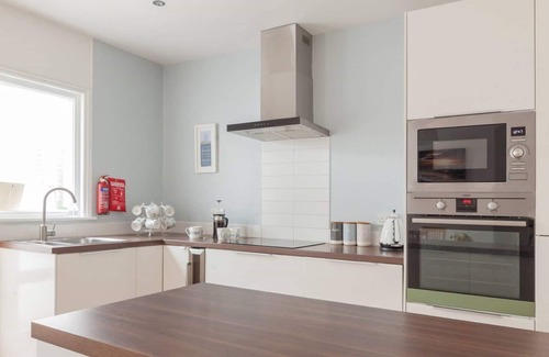 Broadstairs House | Seaside Cottage - Beach 5 mins, beach hut, parking + garden - Sea Glimpses