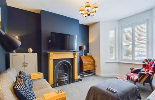 Ryde House | Seaside Cottage, Moments from Ryde's Golden Sands, Sleeps 4