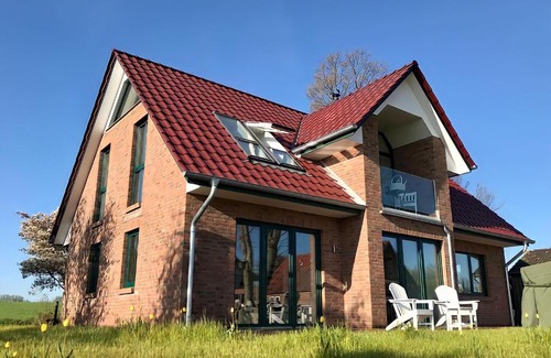 Neukirchen Apartment | Seaside Daybreak