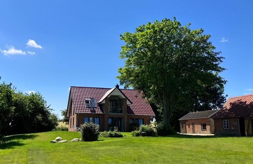 Neukirchen Apartment | Seaside Daybreak