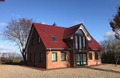 Neukirchen Apartment | Seaside Daybreak