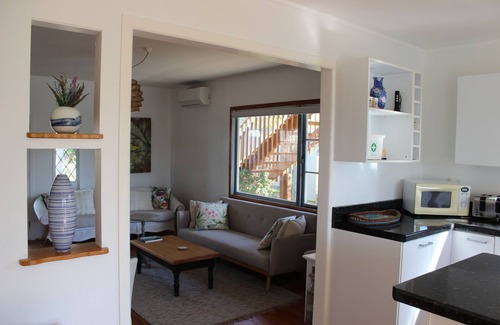 Surfdale House | Seaside Diamond - 5 minutes' drive to the popular Oneroa Village/Palm Beach