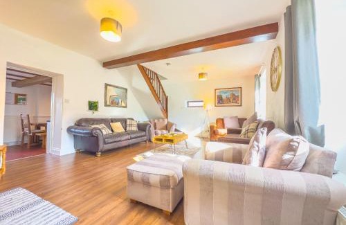 Kewstoke House | Seaside-Dog Friendly-Country Cottage-w log burner