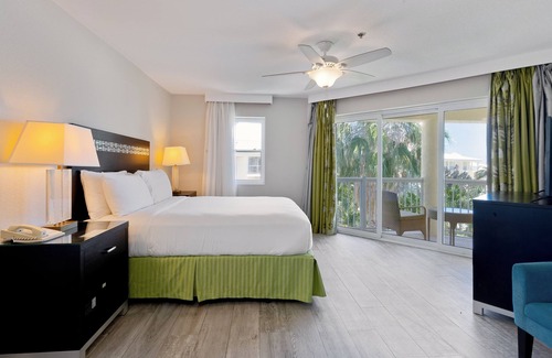 Crystal Harbour Resort | Seaside Dream! Amazing Island View Room w/1 Queem Bed, Outdoor Pool