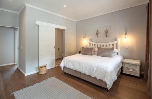 Keurboomstrand Apartment | Seaside Escape at The Dunes: Walk to Beach Braai