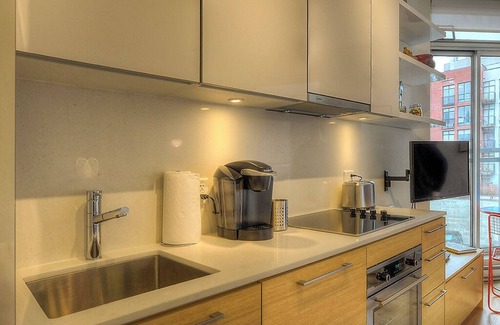 Downtown Victoria Condo | Seaside Escape