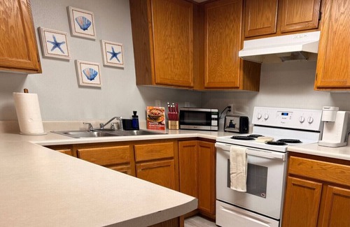 Meridian House | Seaside Escape downtown Meridian