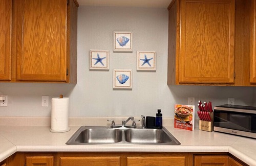 Meridian House | Seaside Escape downtown Meridian