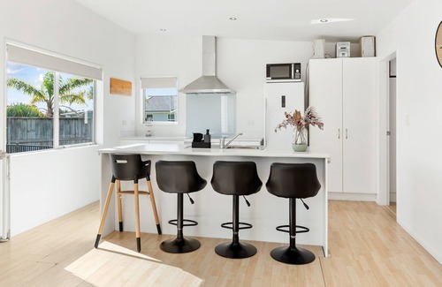 Ruakaka House | Seaside Escape - Ruakaka Holiday Home
