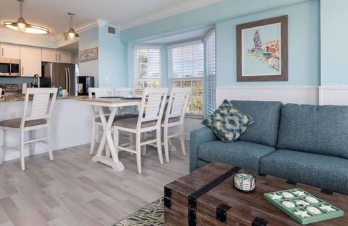 Tavernier Condo | Seaside Escape with Luxe Interior and Ocean Views