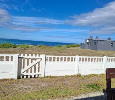 Pearly Beach House | Seaside Escape