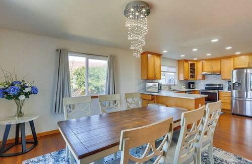 Eureka House | Seaside Eureka Vacation Rental w/Bay Views!
