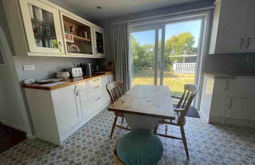 Mawgan Porth House | Seaside Family Home~Sleeps9~GamesRoom~Mawgan Porth