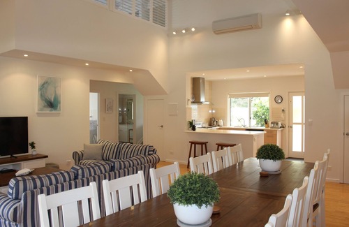 Brownlow Ki House | Seaside Garden Cottages-All 3 Cottages,up to 24 guests, 9 bedrooms,5 bathrooms