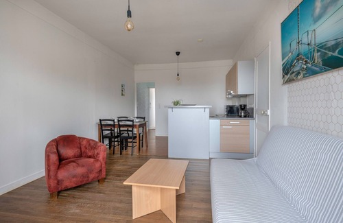 Le Cormier Apartment | seaside getaway at la Plaine sur mer