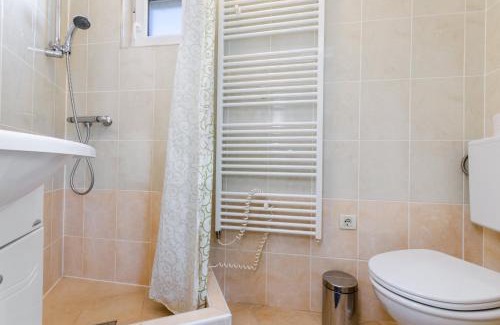 Jadranovo Apartment | Seaside Guesthouse by JR City Apartments