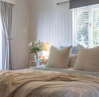 Wynnum House | SEASIDE HAVEN Luxe Four BR Oasis with Plunge Pool