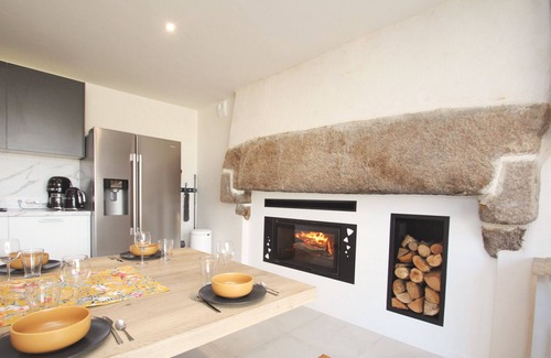 Kerlouet Villa | Seaside heated pool villa for 8 people.