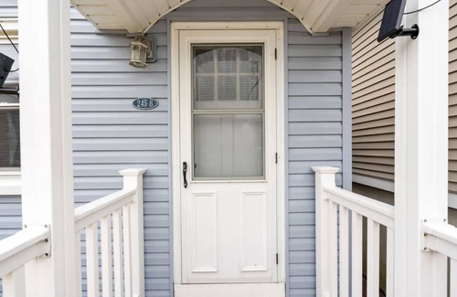 Seaside Heights House | SEASIDE HEIGHTS COTTAGE- BACK UNIT, 2 BEDROOMS, 1 BATH, SLEEPS 6