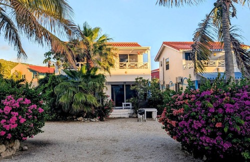 Sabana Westpunt Cottage | Seaside Hideaway for Divers, Dreamers, and Readers